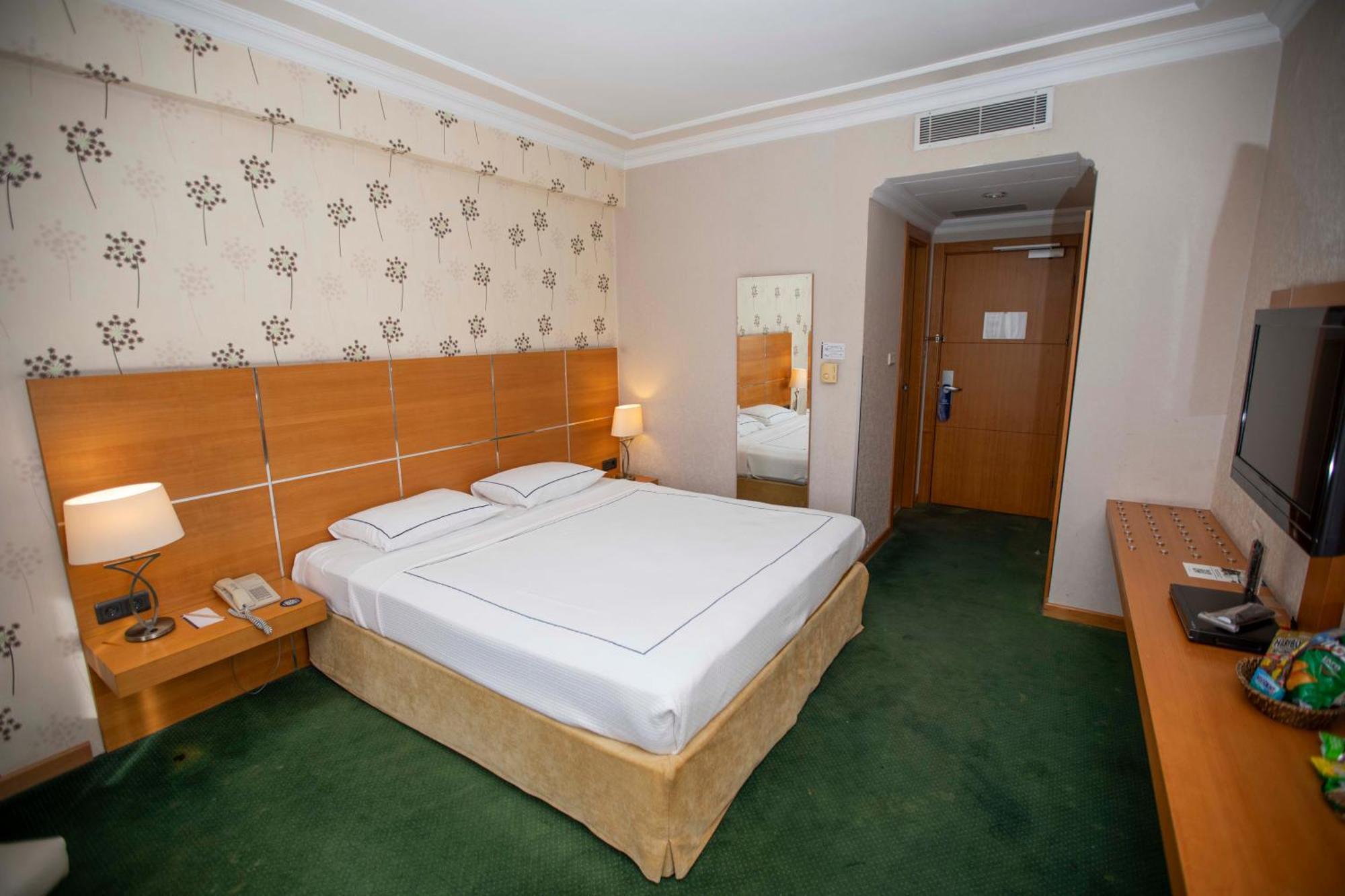 Anemon Grand Manisa Otel Exterior foto